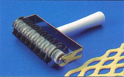 Lattice pie top cutter