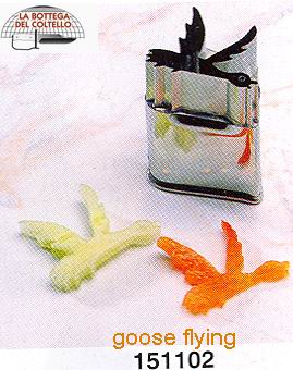 151102 Goose flying form cutter