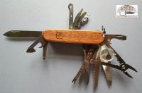 Coltello svizzero SwissChamp wood